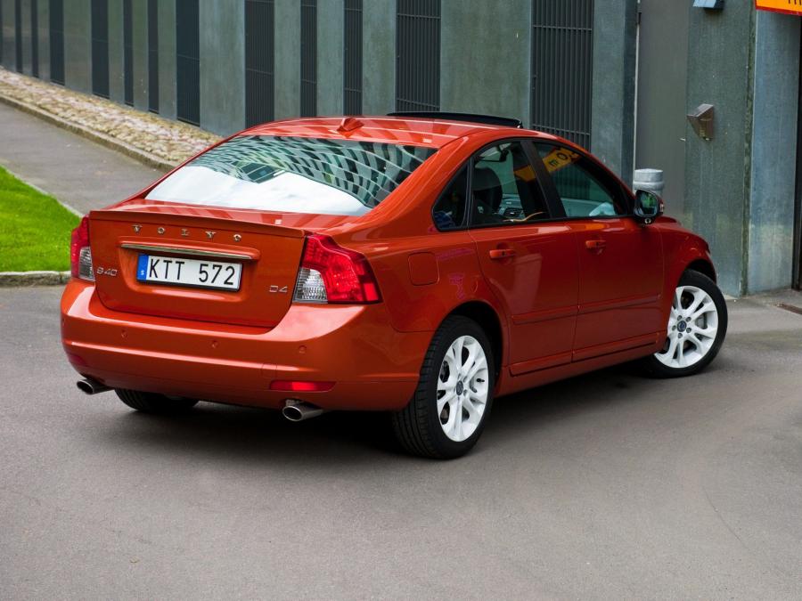  Volvo S40 D4 2010 года  (фото 6 из 9)